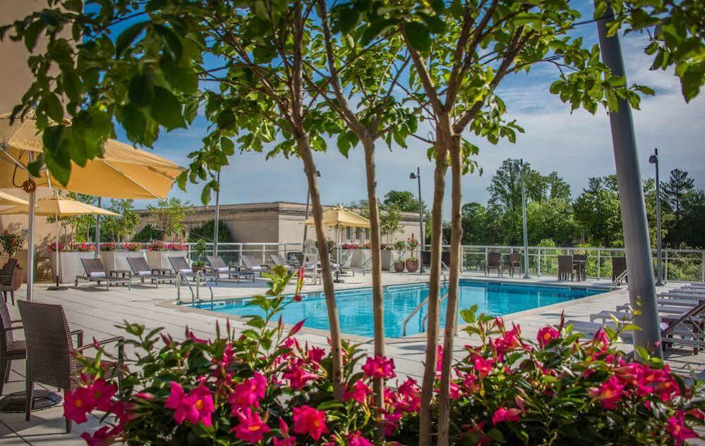 Courtyard By Marriott Bethesda Chevy Chase Hotel Exterior foto